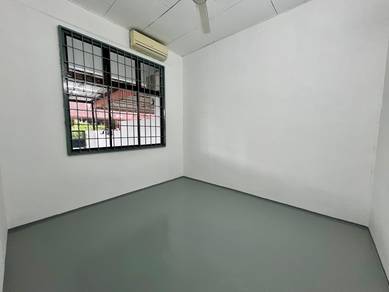NEWLY REFURBISHED AND PAINTING Single Storey Terrace Taman Kelisa Ria