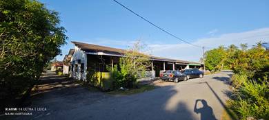Taman Derga Jaya, Teres End lot ♨️♨️♨️
