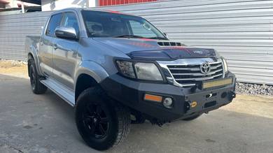 Toyota Hilux 2.5 TRD (AT)