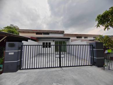 Renovated single storey terrace in Templer Taman jayamas for sale