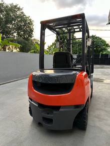 TOYOTA FORKLIFT 8FD25 For Sale