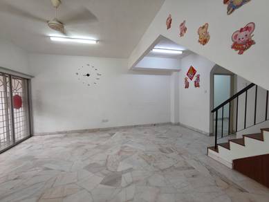 Freehold Double Storey at SL 6 Partial Furnished for Sale