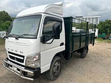 Fuso 12.8ft wooden cargo