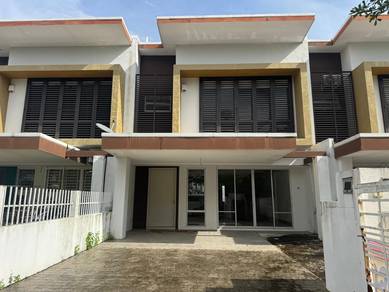 2 sty Superlink, Keana, Elmina Garden, Denai Alam, Feel like brand new