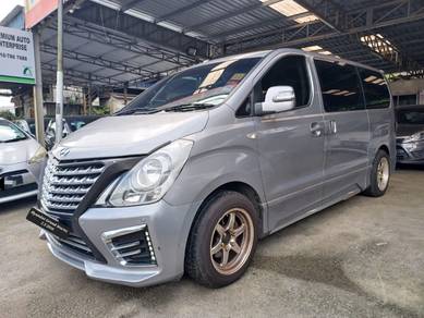 Hyundai GRAND STAREX 2.5 ROYALE (A)