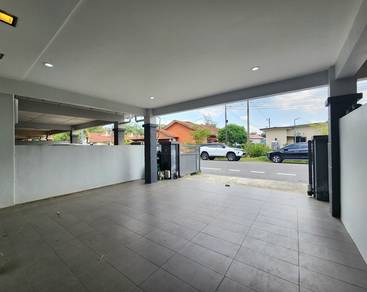 Semariang Double Storey Intermediate Terrace House For Sale