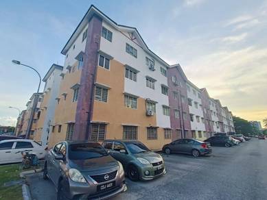 Flat Arista Parkland  For Sale