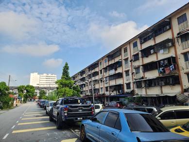 Ground Floor Pandan Perdana Flat In Cheras, Kuala Lumpur