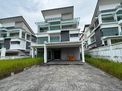 2.5 storey Bungalow Damai Gayana, Cheras, Damai Perdana, 6-8 Car Park