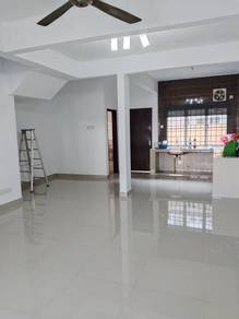 Well renovated double storey at Taman Puchong Utama