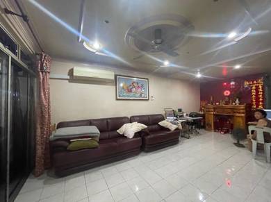 Bandar seri Putra teres 2 tingkat walking distance to sekolah SK