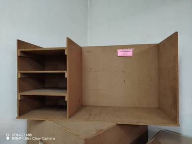 Kustom Penhalang Buku