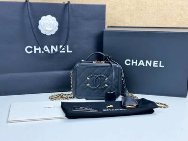 Chanel Small CC Filigree Vanity Case