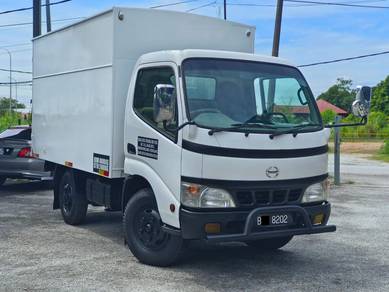 2012 Hino WU300R-HBMLS3 4.0 Lori Box 1Owner