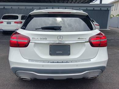 Benz GLA220 4MATIC PANROOF/H.K SOUND