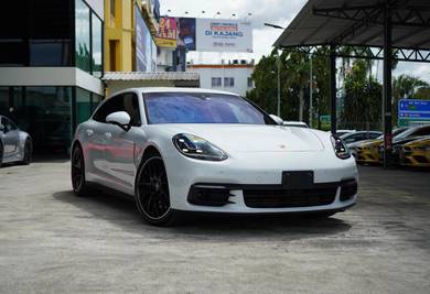 Porsche PANAMERA 4 3.0 TURISMO