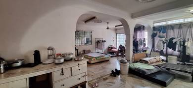 3 storey teres for sale end lot