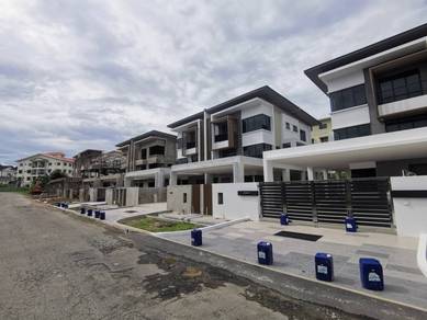 KOLOMBONG Brand New 3.5 Storey Semi D 😍 | Private Lift | 5400sqft