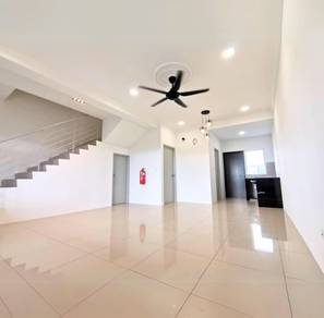 [FACING OPEN] Rentak Perdana 2 Sty 4 Room Newly Renovated Puncak Alam