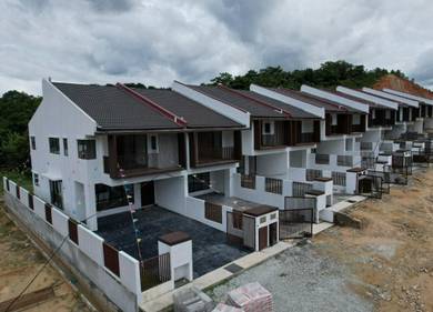 Rumah Teres 2 Tingkat Salak Tinggi Sepang FREEHOLD