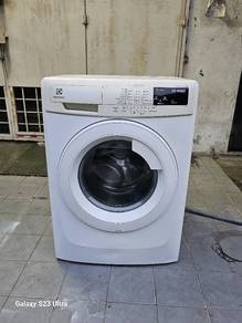 Jenama Electrolux front load washer 8kg like a new