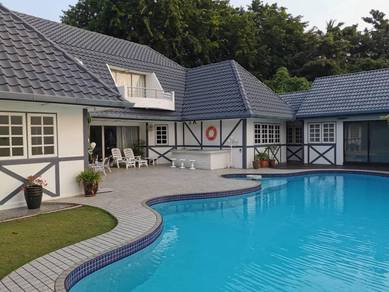 Renovated seafront bungalow in PD for sale