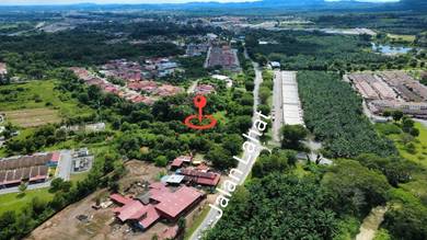 Land At Lahat, Beside Road