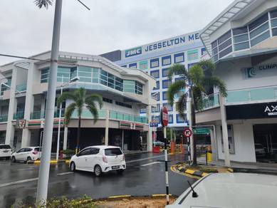 Metro Town | 2nd Floor | Corner | Renovated Office | Iramanis