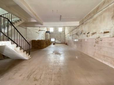 Jalan IM14, 2 storey terrace factory for rent.