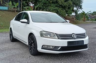 Volkswagen PASSAT 1.8 TSI (CKD) (A)
