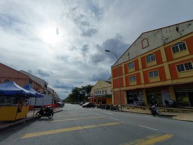 Below Bank Value, Corner 1st floor, Beside 99 Speedmar Taipan Senawang