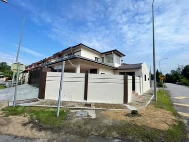 Fully Renovated Double Storey Corner Lot In Forest Height For sale