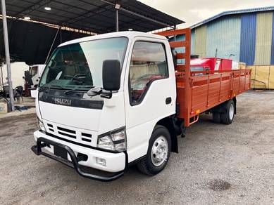 Isuzu NPR66UPH 4.3 2011 17ft Kargo Am Green Engine