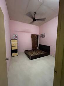 Bilik Muslim Di Senawang