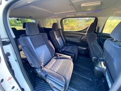 Toyota Vellfire 2.5(A) car rental