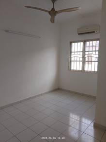 Full loan facing open double storey 20x75 bandar puteri klang