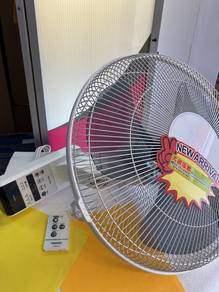TOSHIBA 16" Remote Control Wall FAN D2v