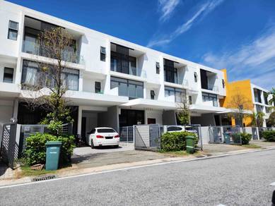 Reed Lakefields KL superlink super cheap