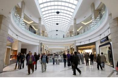 Retail & E-commerce, Food & Beverage & Services At High Foot Traffic