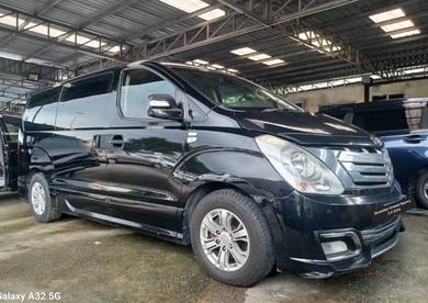 Hyundai GRAND STAREX 2.5 (A) (one power door)
