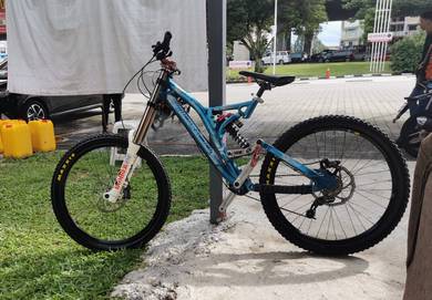 Bicycle DH bike basikal mtb downhill mountain bike