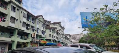 Api-Api Apartment
