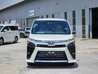 Toyota VOXY 2.0 ZS KIRAMEKI 2 5 SEATER PICNIC