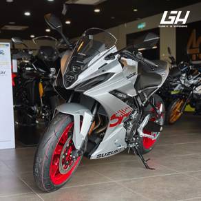 [NEW] Suzuki GSX-8R Silver - Guan How Superbike