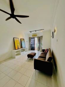 Mid floor, fully furnished & with sea view!