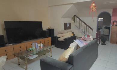 (Renovated) Double storey terrace house(18X65)@Taman Kemacahaya,Cheras