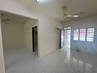 Town House, Puncak Perdana, Jalan Pulau Angsa, Shah Alam