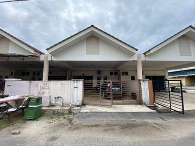 Teres Setingkat Ketapang 1, Pekan.