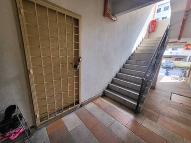 Exclusive Corner Ground Floor Unit @ Pangsapuri Bayu Near Mrt for Sale