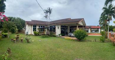 BANGLO CORNER LOT OPEN FACING, Darulaman Height